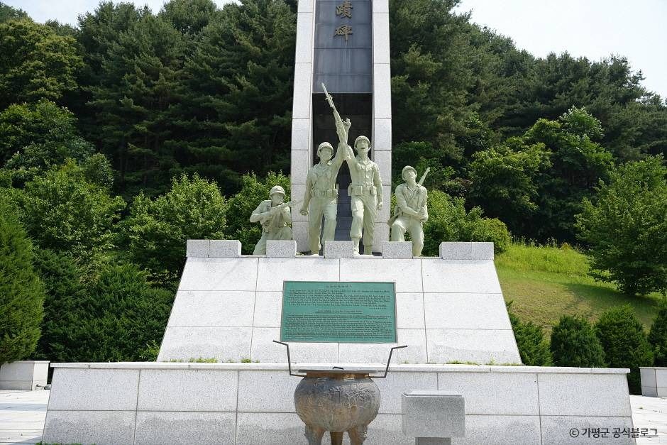 용문산전투 전적비