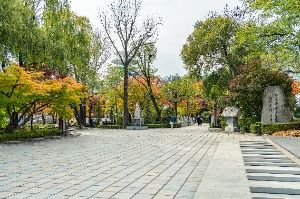 Hwangji Pond