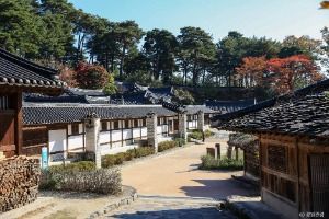 Seongyojang House