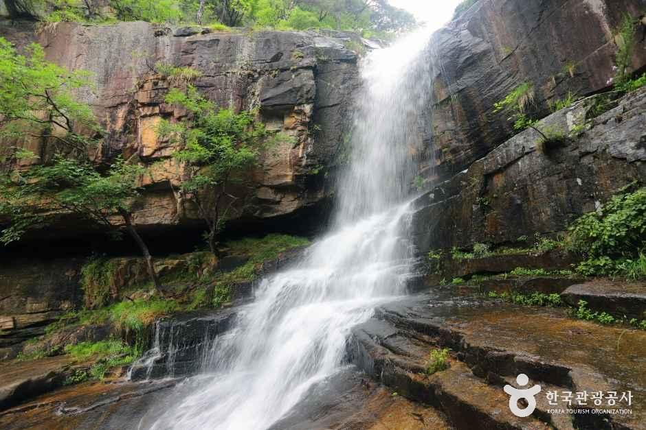 Suokpokpo Waterfall