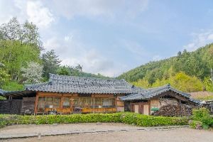 Lee Hyo-seok Culture Village