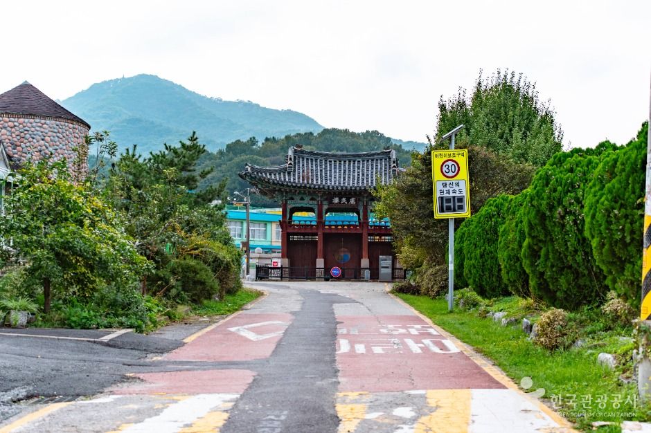 여민루