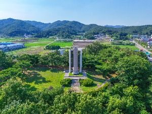 우륵기념탑