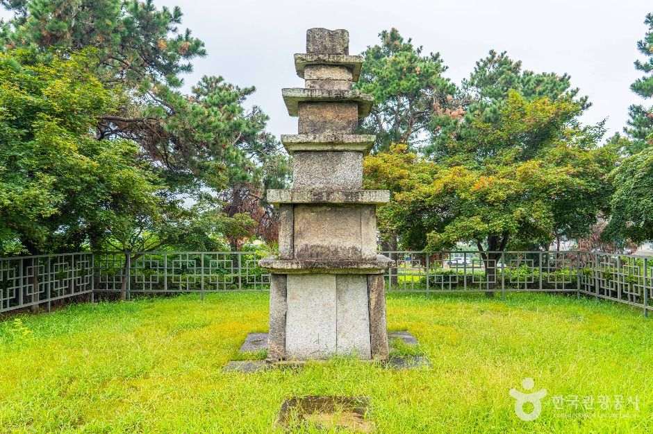 안성도기동삼층석탑