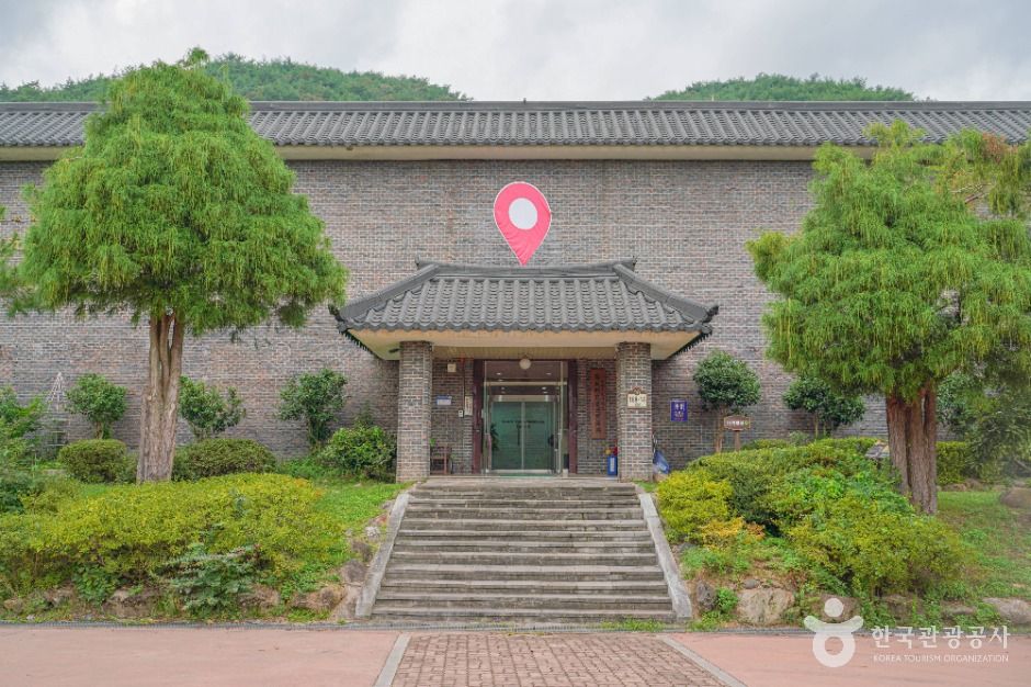 보성군립 백민미술관