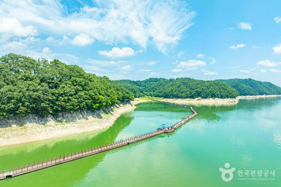 安東湖