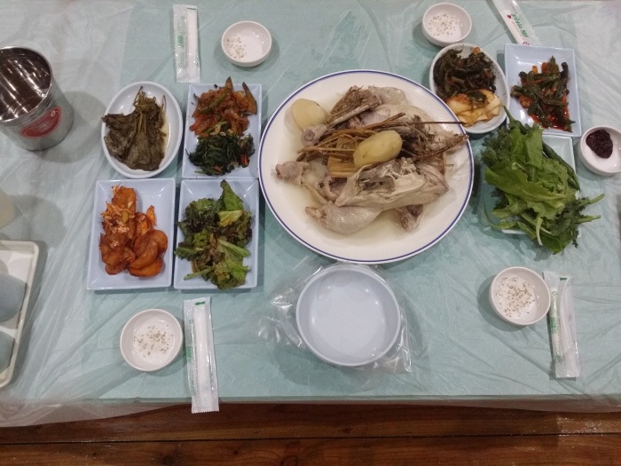 방태산황토펜션식당