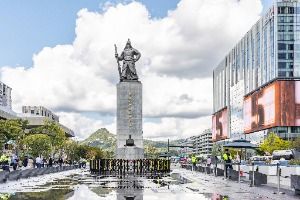 Statue of Admiral Yi Sun-Shin