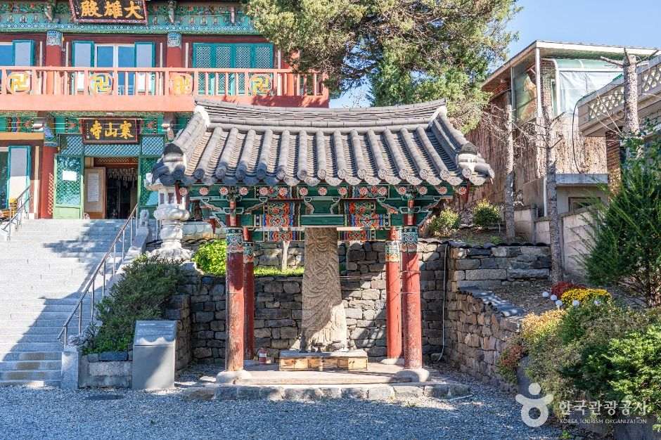 제천 한산사 석조여래입상