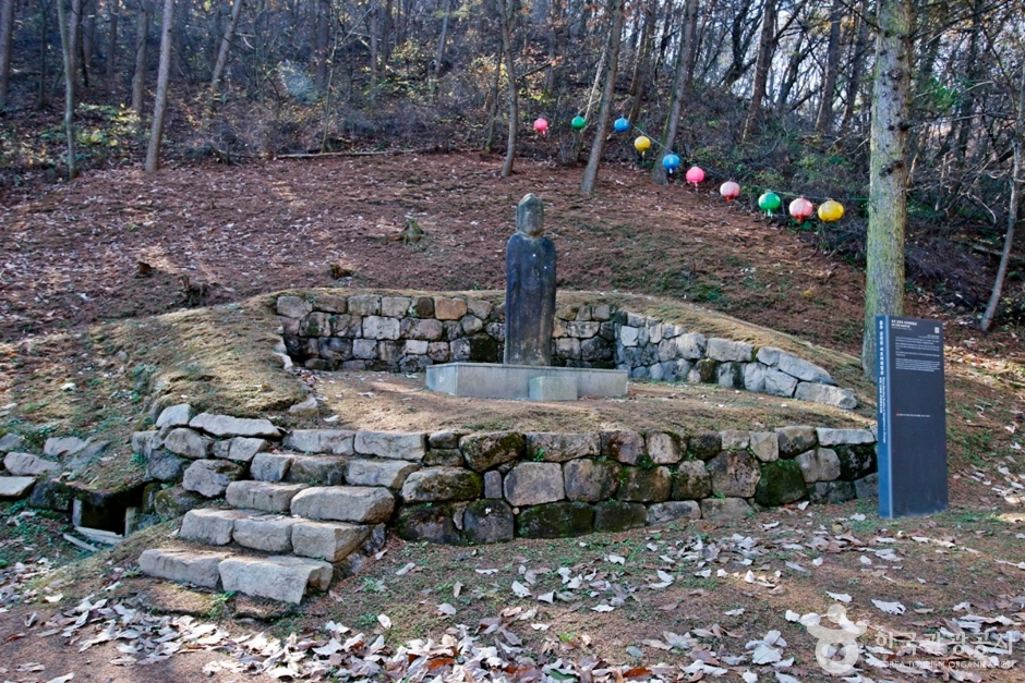 충주 강천리 석조여래입상