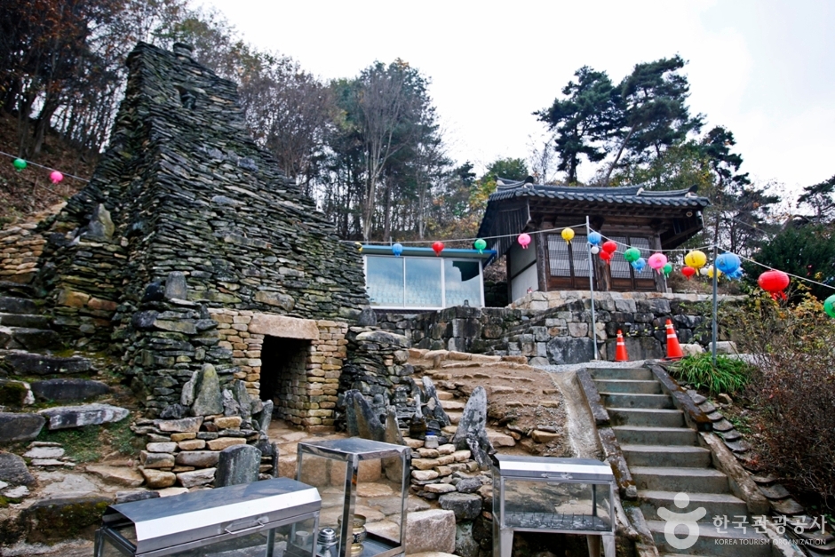 충주 부흥사 방단적석유구