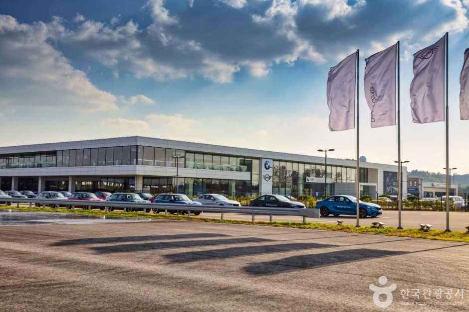 BMW 드라이빙센터