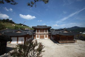 산청 목조각장전수관