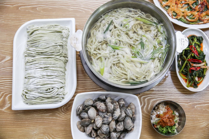 왕홍두깨연칼국수