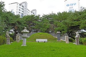 김정묘역 문인석