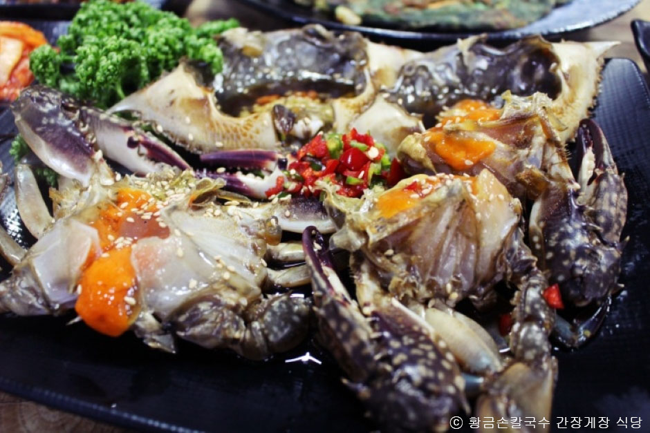 황금손칼국수 간장게장