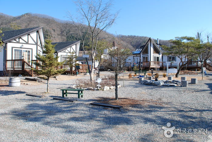 강변의수채화 펜션