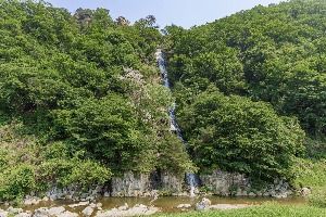 Hwado Pureunmul Center Pianopokpo Falls